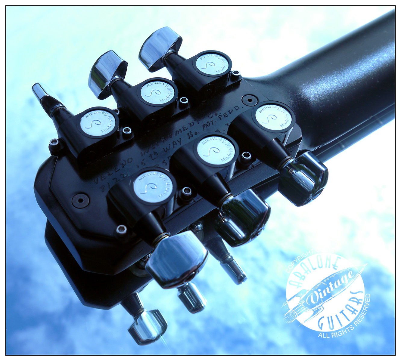 rare unusual aluminum travel instrument 1976 Veleno Traveler guitar.